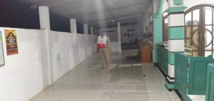 Penyemprotan Disinfektan di Masjid At Taqwa Gunungpuyuh